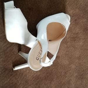 Guess high heeled shoes